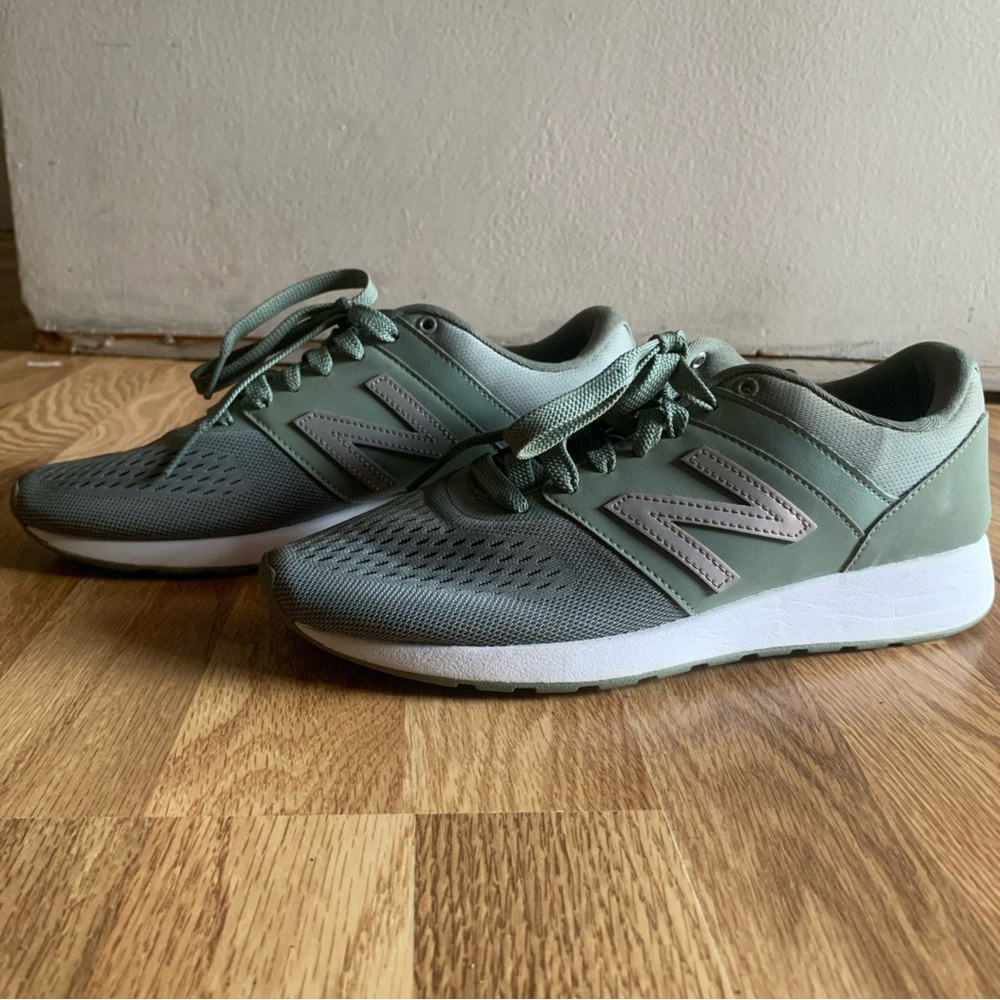 New Balance WRL24TJ womens sneakers shoes 24 green size 9